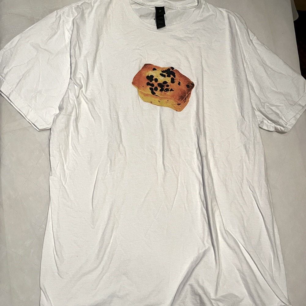 White Graphic T-Shirt – Banana Bread Loaf Print, Minimalist Food Tee